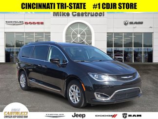 Used 2020 Chrysler Pacifica Touring-L image 1
