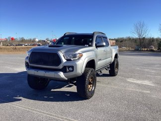 Used 2016 Toyota Tacoma TRD Sport image 1