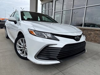 Used 2021 Toyota Camry LE image 1