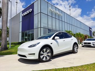 Used 2020 Tesla Model Y Long Range image 1