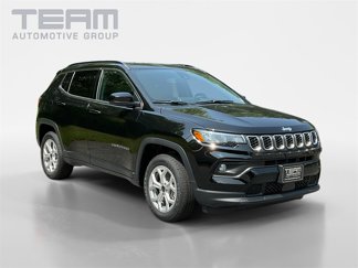 New 2025 Jeep Compass Latitude image 1