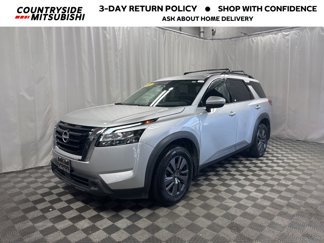 Used 2022 Nissan Pathfinder SV image 1