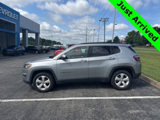 Used 2018 Jeep Compass Latitude w/ Popular Equipment Group image 1