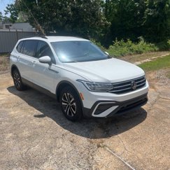 Used 2024 Volkswagen Tiguan S image 1