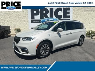 Used 2021 Chrysler Pacifica Touring-L image 1