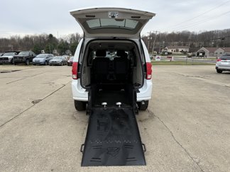 Used 2019 Dodge Grand Caravan SE w/ UConnect Hands-Free Group image 1