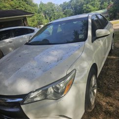 Used 2016 Toyota Camry LE image 1