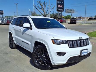 Used 2021 Jeep Grand Cherokee Laredo X image 1