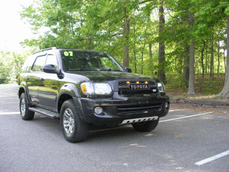 Used 2007 Toyota Sequoia SR5 image 1