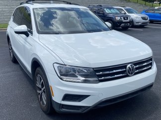 Used 2020 Volkswagen Tiguan SE w/ Panoramic Sunroof Package image 1