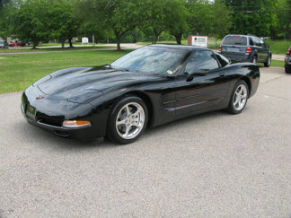 Used 2001 Chevrolet Corvette Coupe w/ Preferred Equipment Group2 image 1
