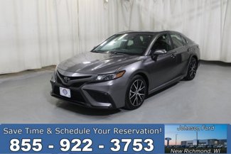 Used 2022 Toyota Camry SE image 1