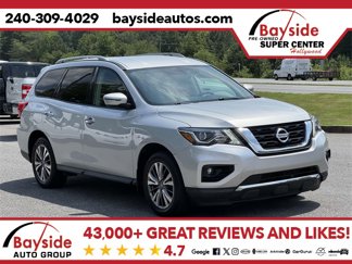 Used 2019 Nissan Pathfinder SV image 1