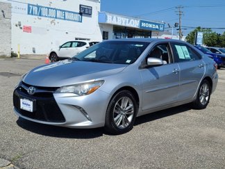 Used 2017 Toyota Camry SE image 1