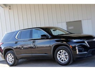 Used 2022 Chevrolet Traverse LS image 1