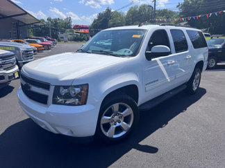 Used 2014 Chevrolet Suburban LT image 1