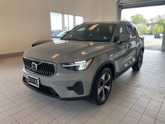 Used 2025 Volvo XC40 B5 Core w/ Protection Package Premier image 1