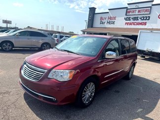 Used 2014 Chrysler Town & Country Touring-L image 1