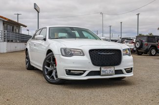 Used 2023 Chrysler 300 Touring L image 1