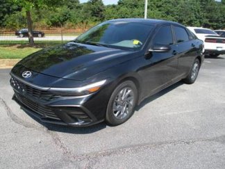 Used 2024 Hyundai Elantra SEL image 1