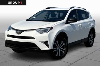 Used 2018 Toyota RAV4 LE image 1
