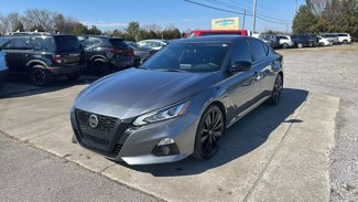Used 2022 Nissan Altima 2.5 SR w/ Midnight Edition Package image 1