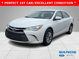 Used 2017 Toyota Camry LE image 1