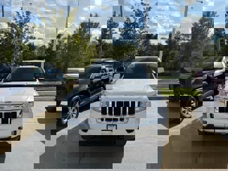 Used 2011 Jeep Grand Cherokee Laredo w/ All Weather Capability Group image 1