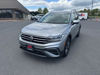 Used 2022 Volkswagen Tiguan SE image 1