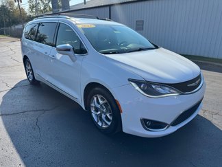 Used 2017 Chrysler Pacifica Limited video 1