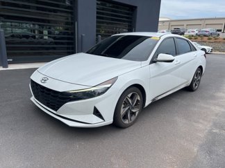 Used 2023 Hyundai Elantra SEL w/ Convenience Package image 1