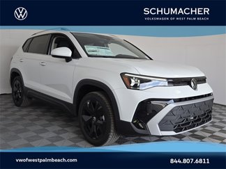 New 2025 Volkswagen Taos SE image 1