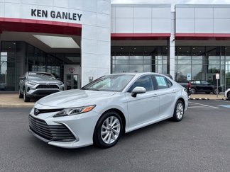 Certified 2022 Toyota Camry LE image 1