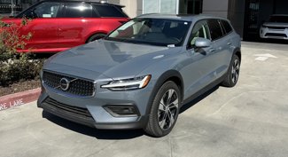 Used 2024 Volvo V60 B5 Cross Country Plus image 1