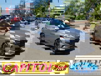 Used 2021 Hyundai Elantra SEL image 1
