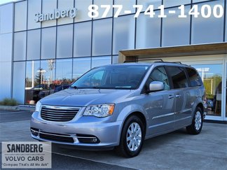 Used 2016 Chrysler Town & Country Touring image 1