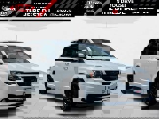 Used 2019 Dodge Grand Caravan SXT w/ Driver Convenience Group image 1