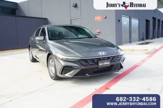 New 2025 Hyundai Elantra SE image 1