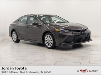 Used 2019 Toyota Camry LE image 1
