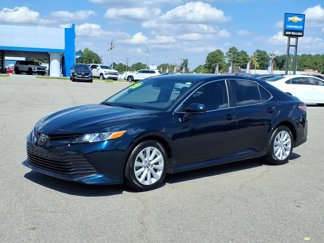 Used 2020 Toyota Camry LE image 1