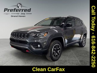 Used 2024 Jeep Compass Trailhawk w/ Trailhawk Convenience Group image 1