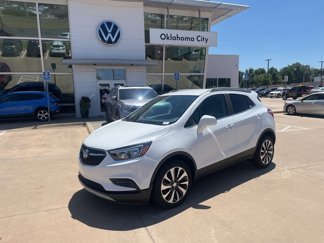 Used 2021 Buick Encore Preferred image 1