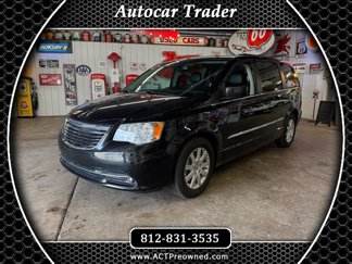Used 2015 Chrysler Town & Country Touring image 1