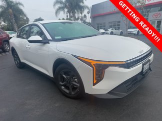 Used 2025 Kia K4 LXS image 1