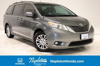 Used 2013 Toyota Sienna XLE image 1