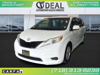 Used 2014 Toyota Sienna LE image 1