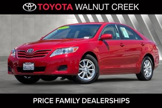 Used 2010 Toyota Camry LE image 1