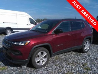 Used 2022 Jeep Compass Latitude image 1
