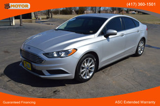 Used 2017 Ford Fusion SE w/ Fusion SE Technology Package image 1