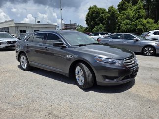 Used 2017 Ford Taurus SE image 1